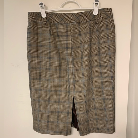 Mexx plaid pencil skirt. - Picture 2 of 6